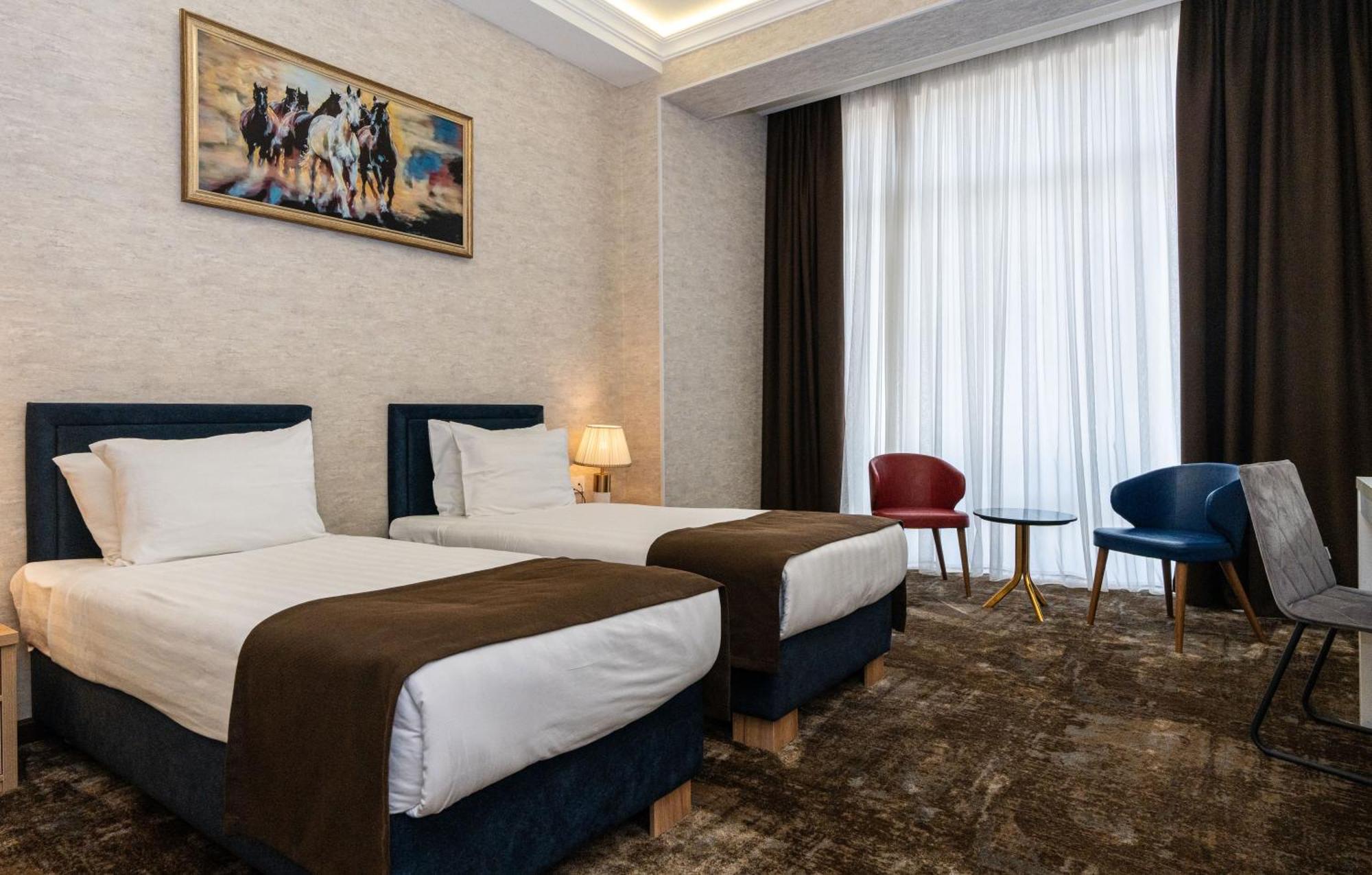 Garnet Hotel Tashkent Ngoại thất bức ảnh