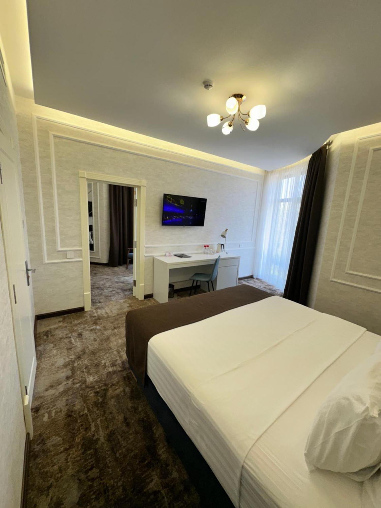 Garnet Hotel Tashkent Ngoại thất bức ảnh