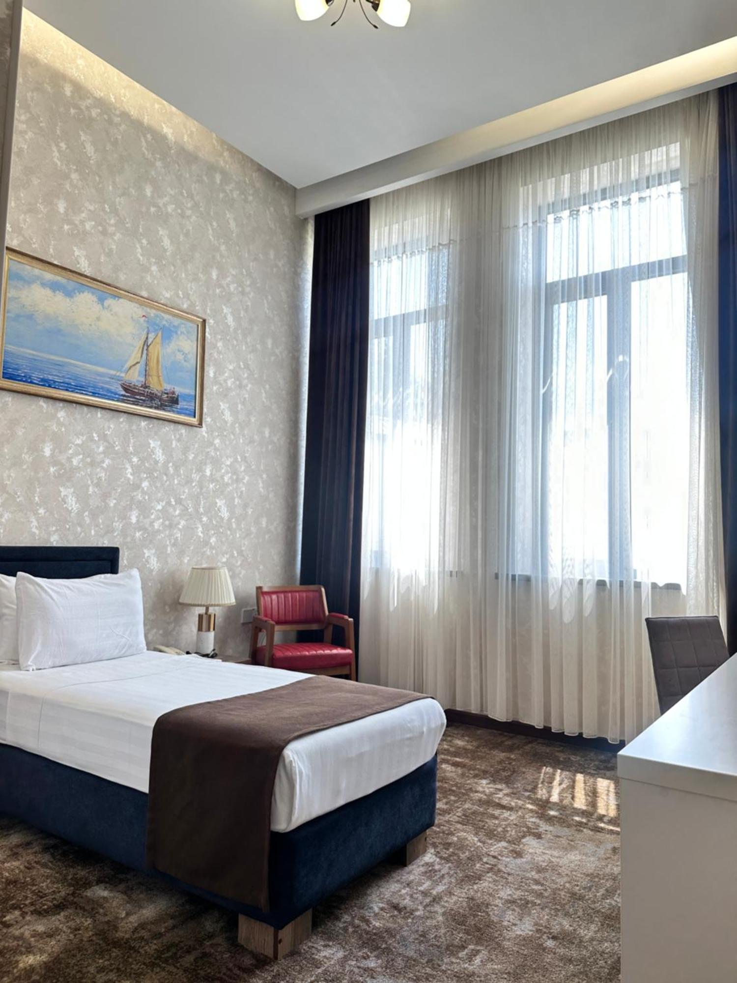 Garnet Hotel Tashkent Ngoại thất bức ảnh