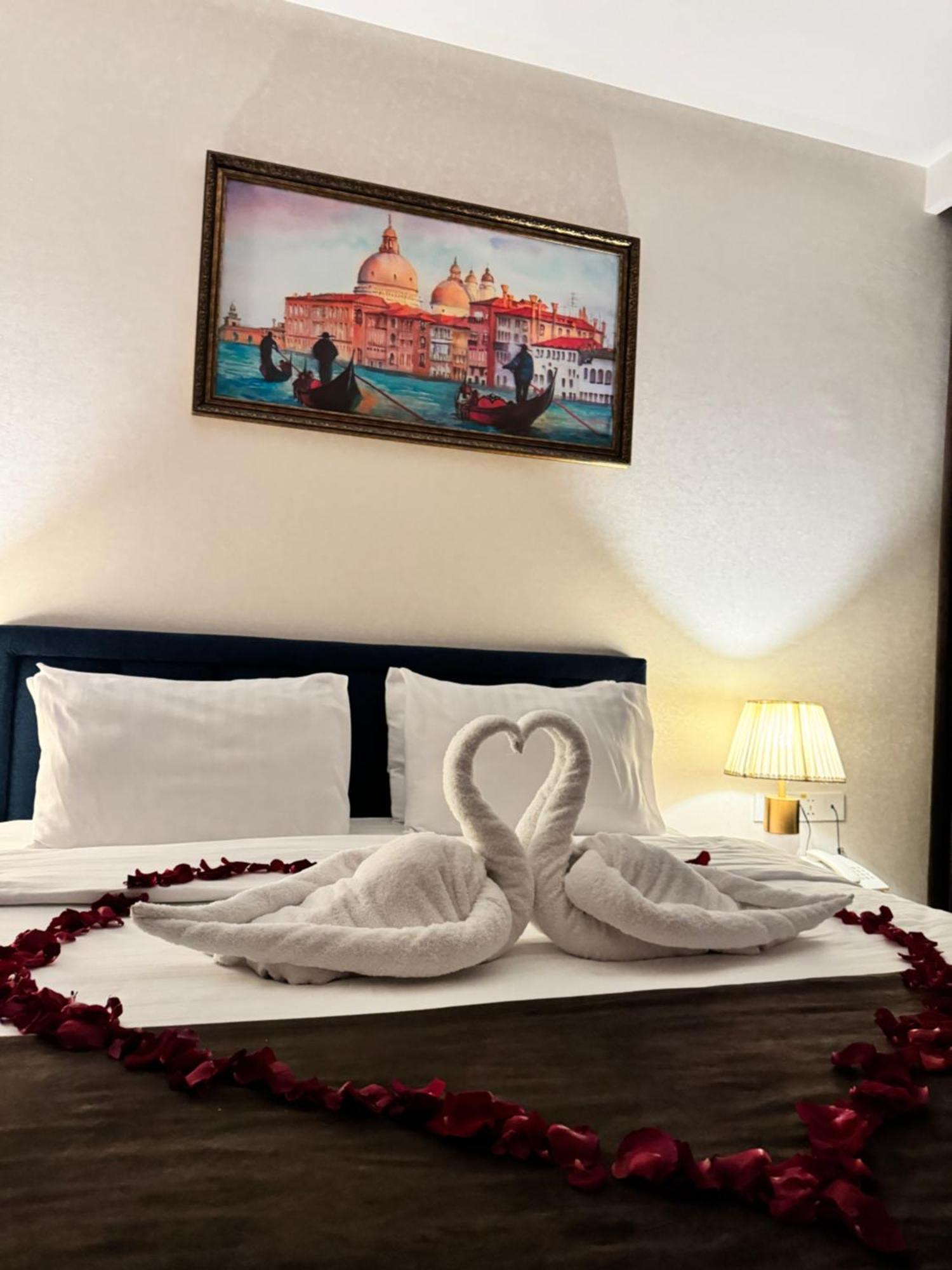 Garnet Hotel Tashkent Ngoại thất bức ảnh