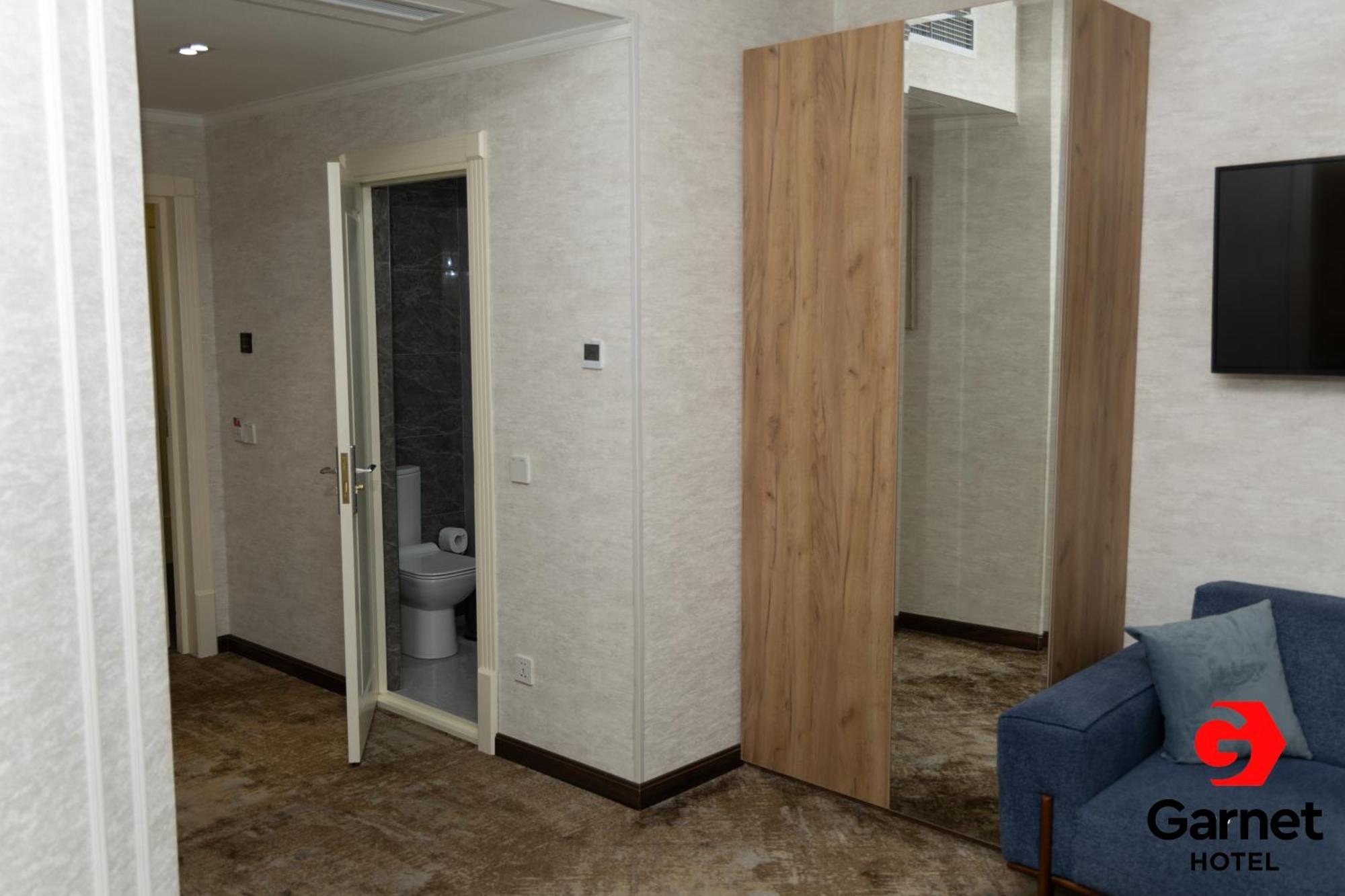 Garnet Hotel Tashkent Ngoại thất bức ảnh