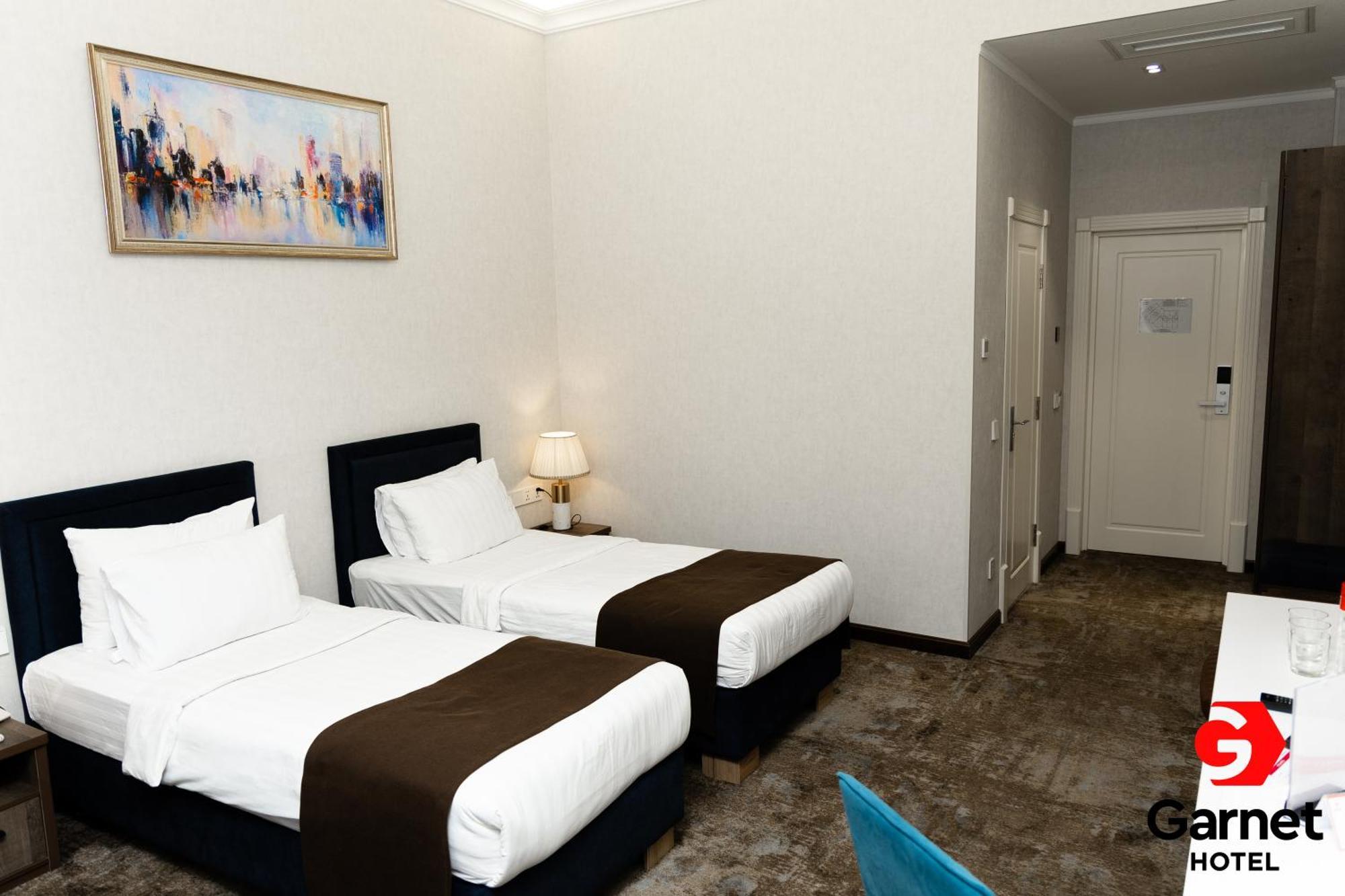 Garnet Hotel Tashkent Ngoại thất bức ảnh